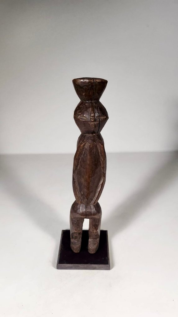 Estatuto - emprego - Nigéria  (Sem preço de reserva) #1.0