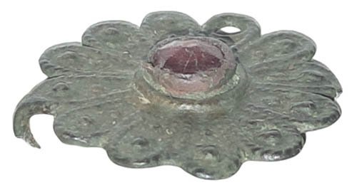 維京時代 青銅色, 漂亮的维京吊坠，华丽地装饰成花形，中央镶嵌宝石，尺寸为28毫米，起源于9世纪至今。 墜飾  (沒有保留價) #2.1