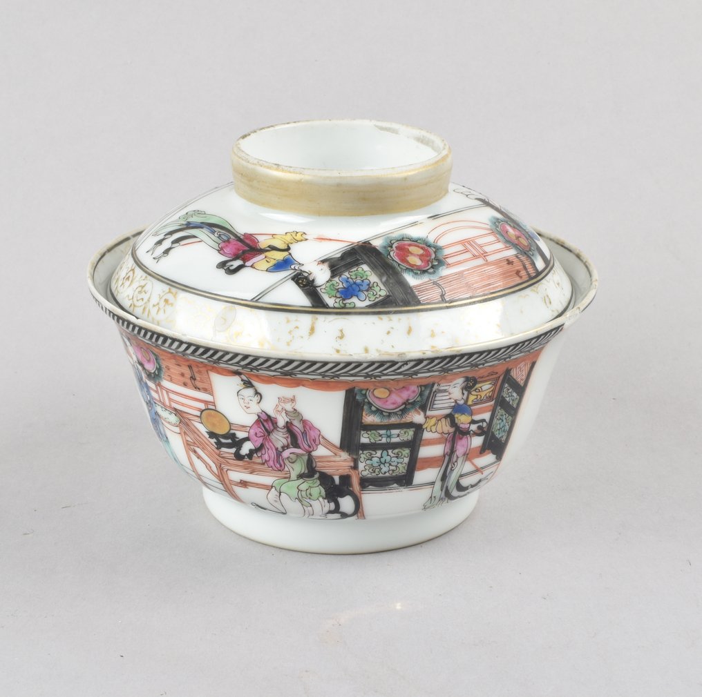 碗 - A CHINESE FAMILLE ROSE SEMI EGGSHELL COVERED BOWL - 瓷器 #1.0