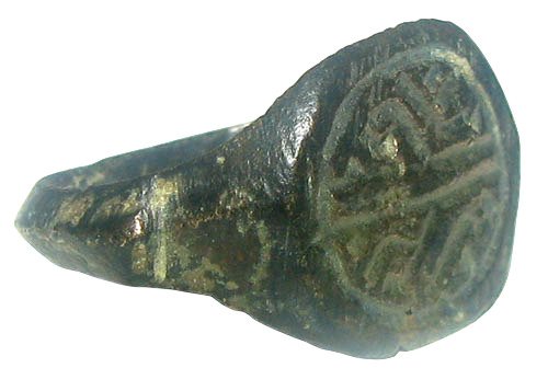 Μεσαιωνική, εποχή σταυροφόρων Χαλκός - Δαχτυλίδι με περίμετρο διακοσμημένη με παράξενες και όμορφες χαράξεις - 19 mm - αιώνες Δαχτυλίδι  (χωρίς τιμή ασφαλείας) #1.0