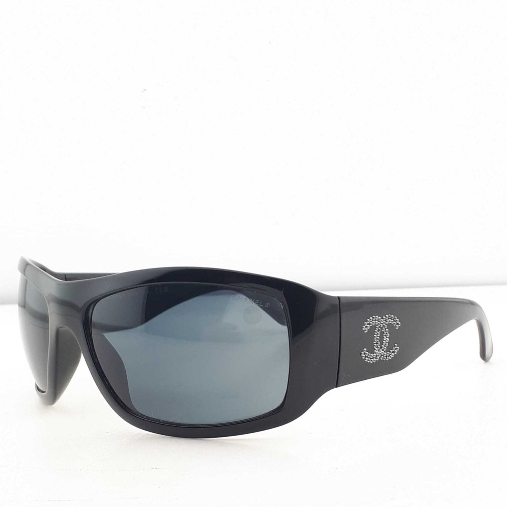 Chanel - Squared Black with Swarovski Crystals CC Temple Logos - Gafas de sol #3.2