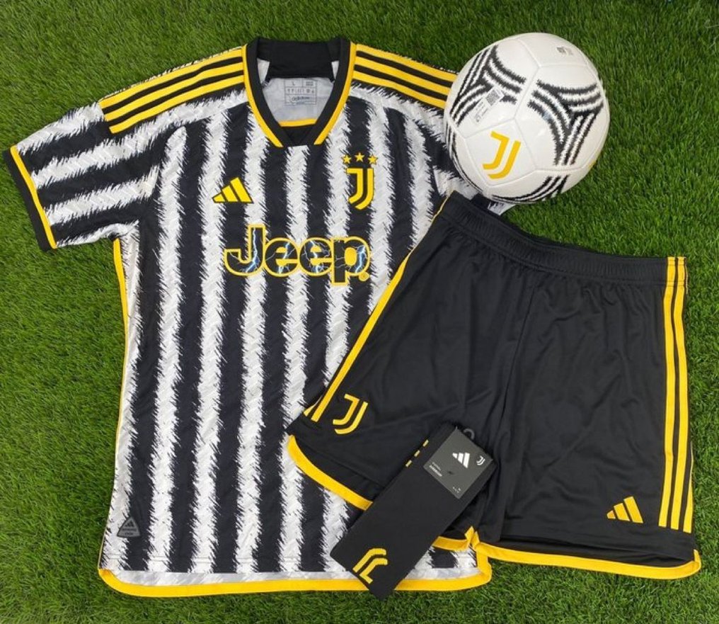 尤文图斯 - 意大利足球联盟 - FEDERICO CHIESA Signed kit - 2023 - 足球衫 #2.1