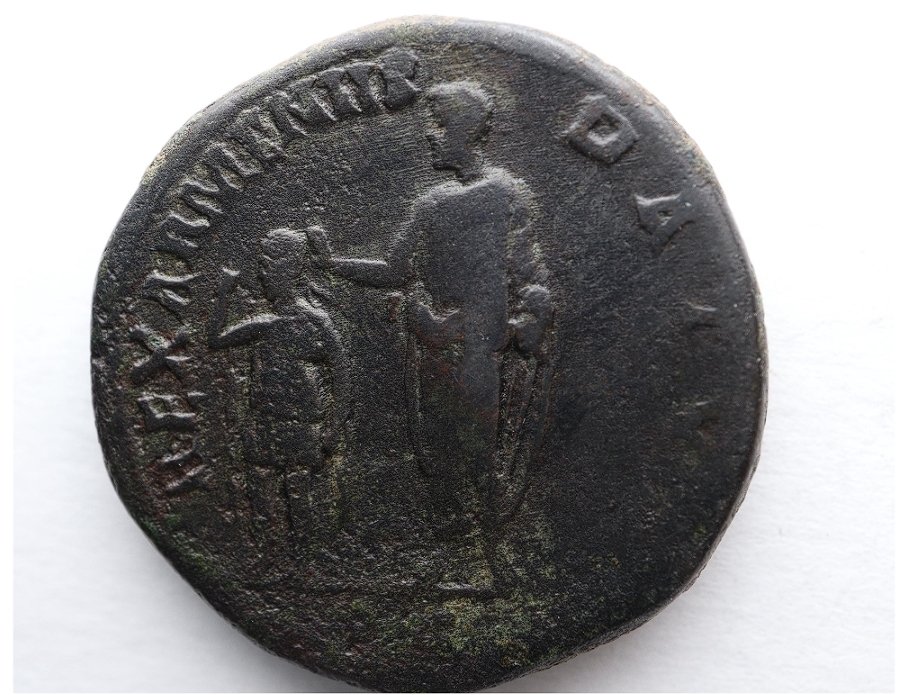 羅馬帝國. 安敦寧·畢尤 (AD 138-161). Sestertius AD 143. Armenian king #1.0