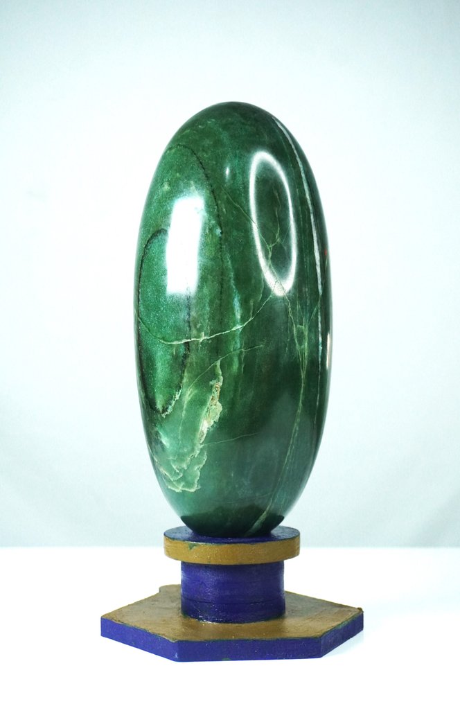 Grade Craftsmanship Rare - Green Jade Crystal Stone - Shiva Lingam - Height: 25 cm - Width: 9.6 cm- 4300 g - (1) #4.3
