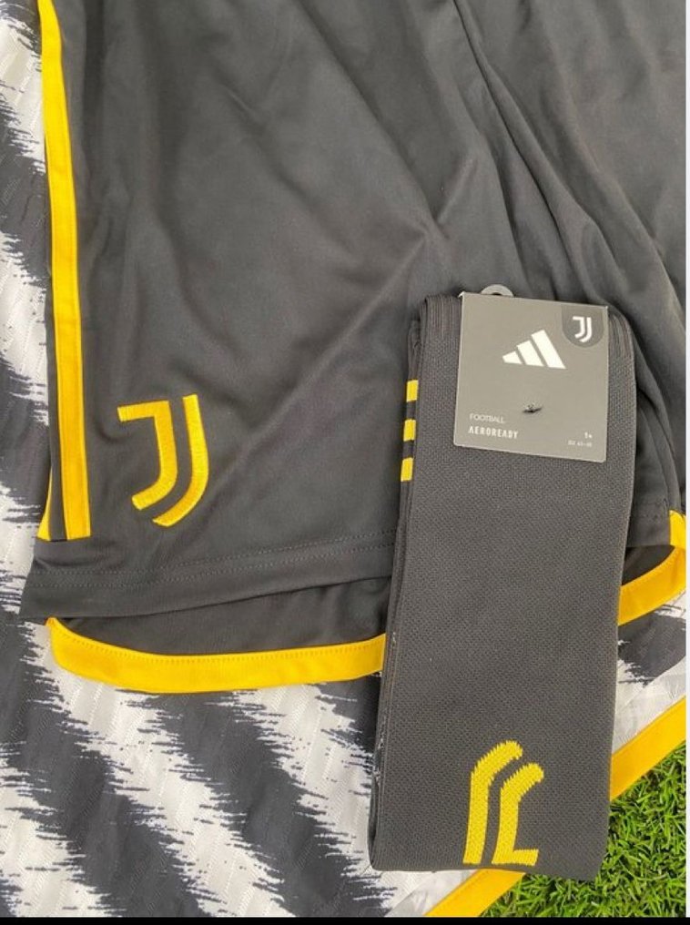 尤文图斯 - 意大利足球联盟 - FEDERICO CHIESA Signed kit - 2023 - 足球衫 #4.3