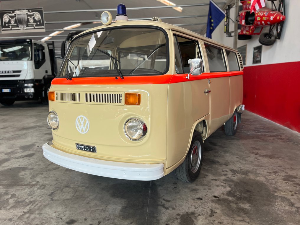 Volkswagen - T2 Ambulance - 1977 #2.1