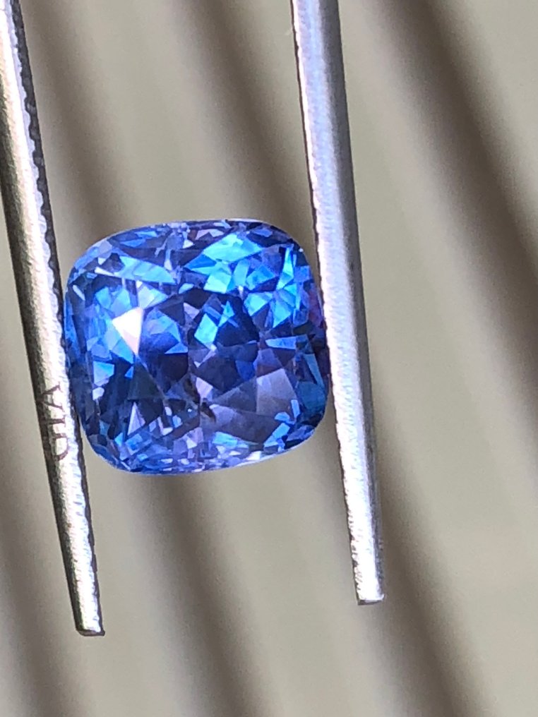1 pcs  蓝色 蓝宝石  - 3.19 ct - 美国宝石研究院（GIA） #1.0