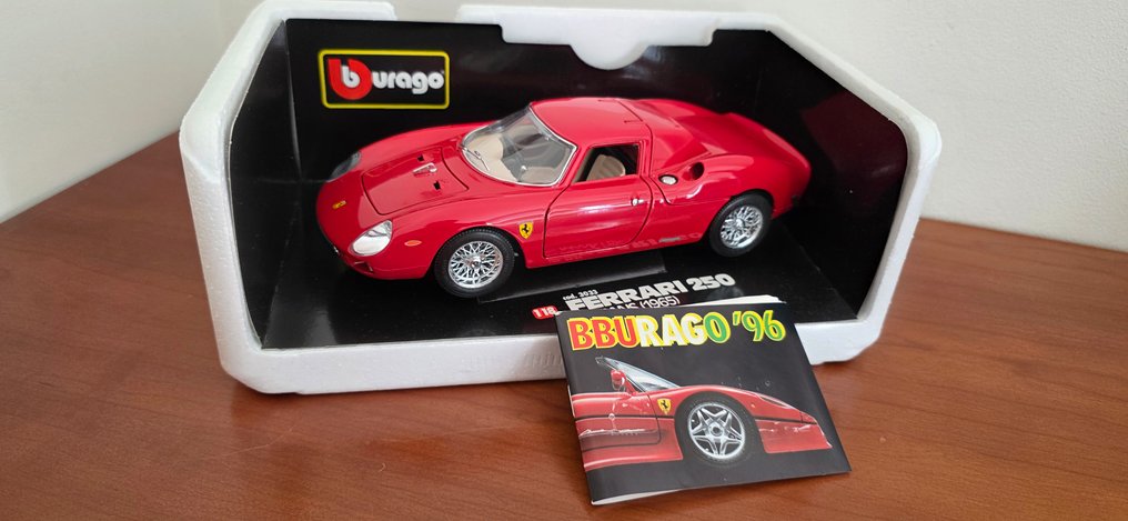Bburago 1:18 - Modelbil - Ferrari 250 Le Mans #1.0