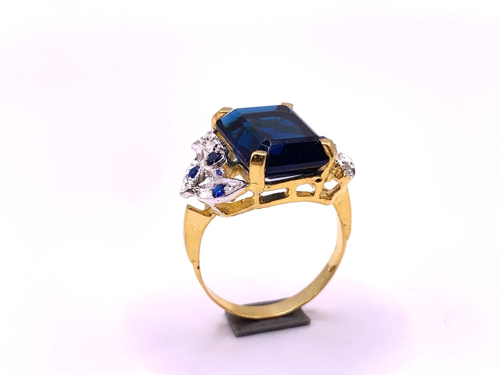 Zonder minimumprijs - Statement ring - 9 kt. Geel goud, Zilver Saffier - Saffier - diamanten #1.0