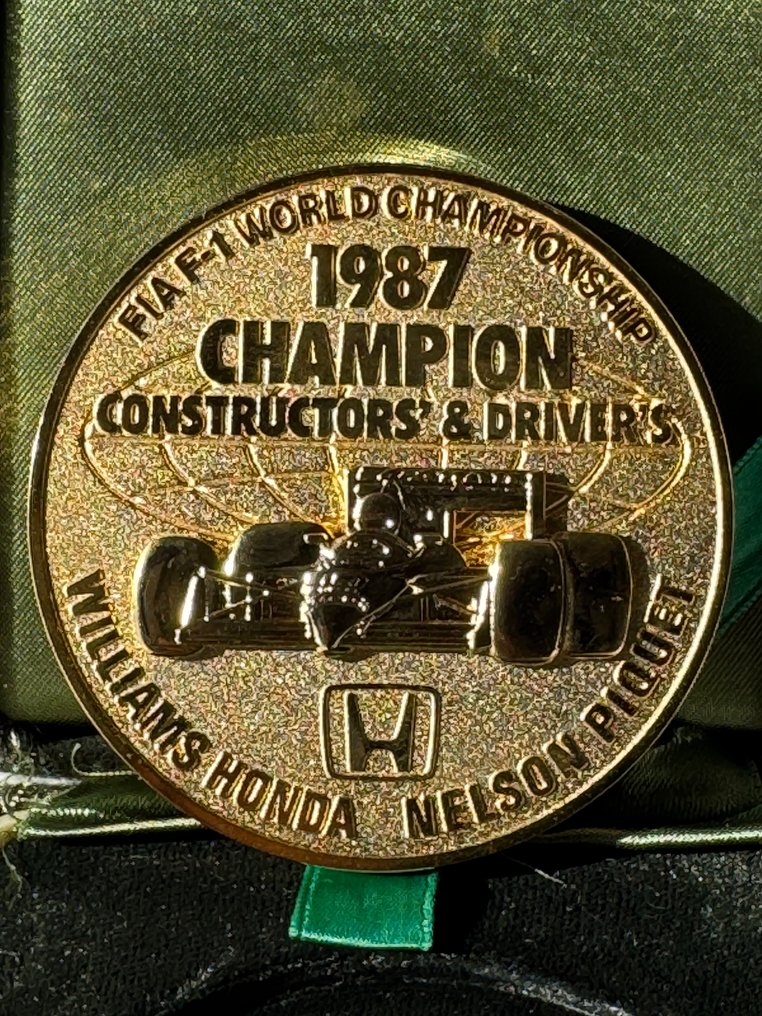 【メダル】1987 F1Champion Medal Nelson Piquet メダル】1987 F1Champion Medal Nelson Piquet - メルカリ