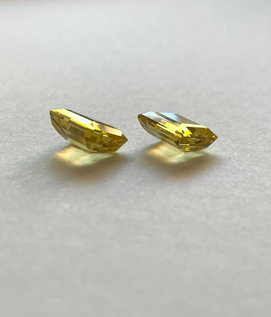 2 pcs Gul, Brun Beryll - 5.87 ct - Instituto Gemólogico Español (IGE) #4.3