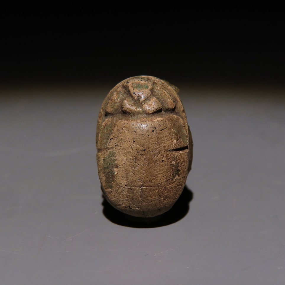 古埃及 滑石 天蛾。赫克索斯时期，公元前1782-1570年。长2厘米。 #1.0