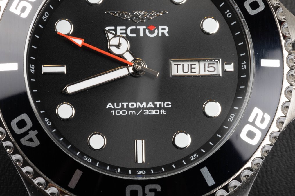 Sector - 230 - Automatic - Day & Date - 100 m - 43 mm - Ei pohjahintaa - Miehet - 2025 #2.1