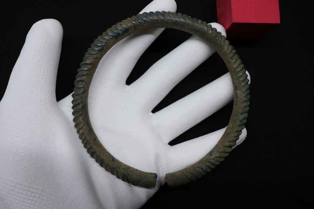 Bronze Age (Urnfield Culture) - Large Decorated Twisted Bracelet - 12 cm #4.3
