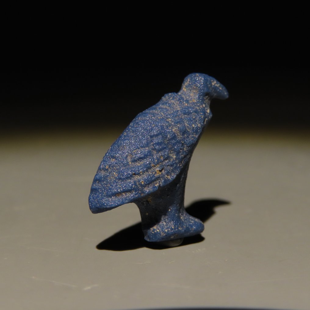 Αρχαία Αιγυπτιακή Γυαλί, Μόλυβδος Φυλαχτό με γύπα. Νεότερη Βασιλεία, 1570-1544 π.Χ. ύψους 2 εκ. #3.2