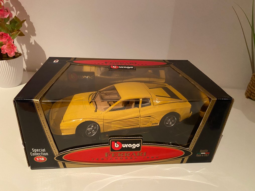 Bburago 1:18 - Model car - Ferrari Testarossa 1984 - Special collection #1.0