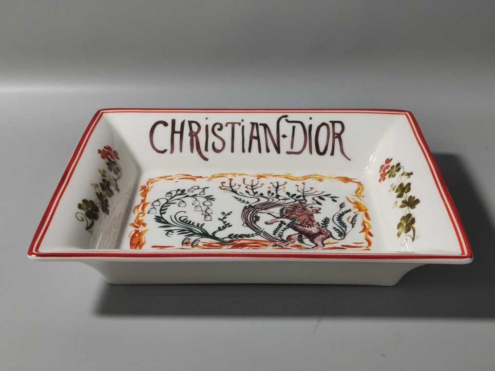 DIOR - 烟灰缸 - This is the ashtray from DIOR's Power Series - 瓷 - La Force #4.3