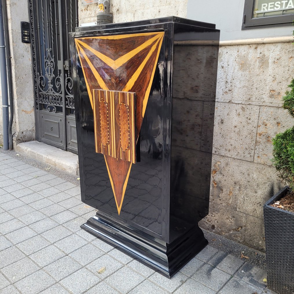 Spritskåp - Trä - Barmöbel, lackerat trä #3.2