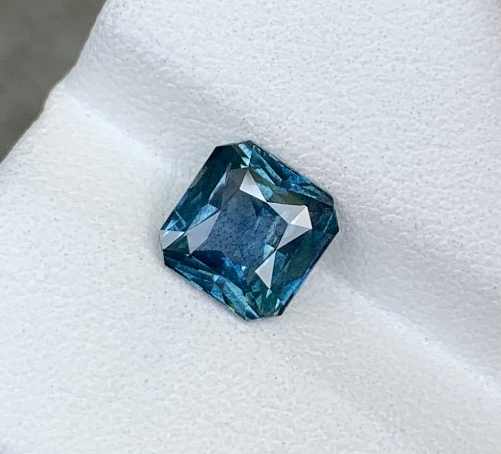1 pcs Albastru, Verde Safir - 2.04 ct - Asociația internațională de pietre prețioase colorate (ICA GemLab) - SUPERB BI-CULOARE #3.2