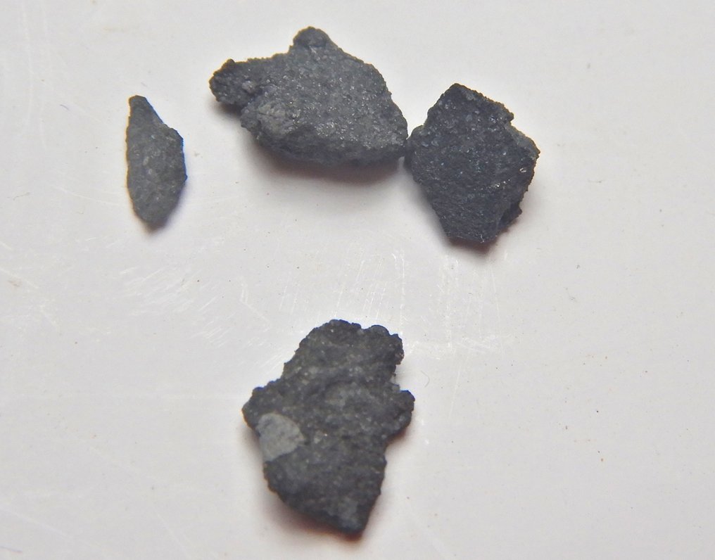 Enstatite Chondrite EH3 Ait Saoun - 蚀铁质球粒陨石（EH3）- 2024年8月6日新落 - 0.39 g - (4) #1.0