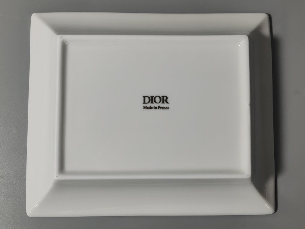 DIOR - 烟灰缸 - This is the ashtray from DIOR's Power Series - 瓷 - La Force #2.1