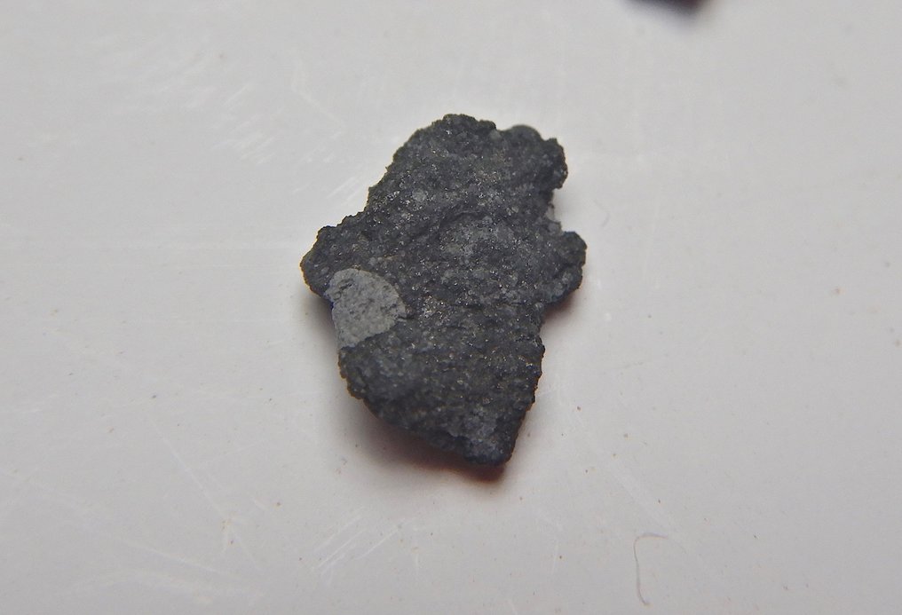 Enstatite Chondrite EH3 Ait Saoun - 蚀铁质球粒陨石（EH3）- 2024年8月6日新落 - 0.39 g - (4) #2.1