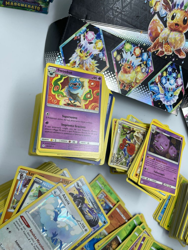 Pokémon - 2500 Mixed collection - Sword & Shield - Crown Zenith, Astral Radiance, Battle Styles, Brilliant Stars, Celebrations, Chilling Reign, Champion's Path, Darkness Ablaze, Evolving Skies, Fusion Strike, Lost Origin, Pokémon GO, Rebel Clash, Shining Fates, Silver Tempest, Sword & Shield Base Set, Vivid Voltage #2.1