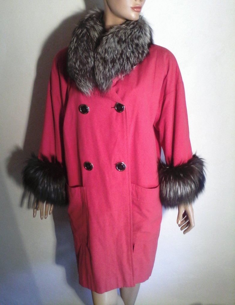 Artisan Furrier - Mantel #3.2