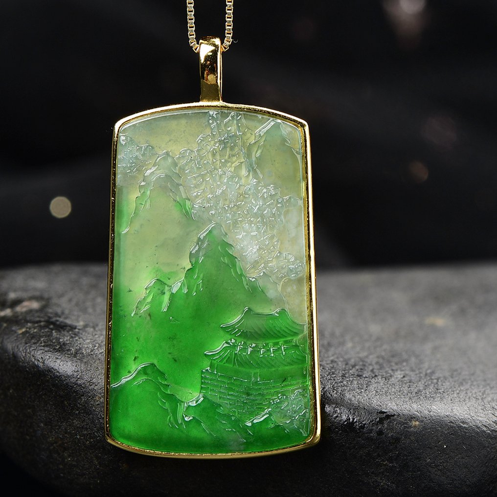 ALGT 认证 - 巨大且精湛的天然翡翠吊坠 引人注目且丰富的语调- 10.83 g #1.0