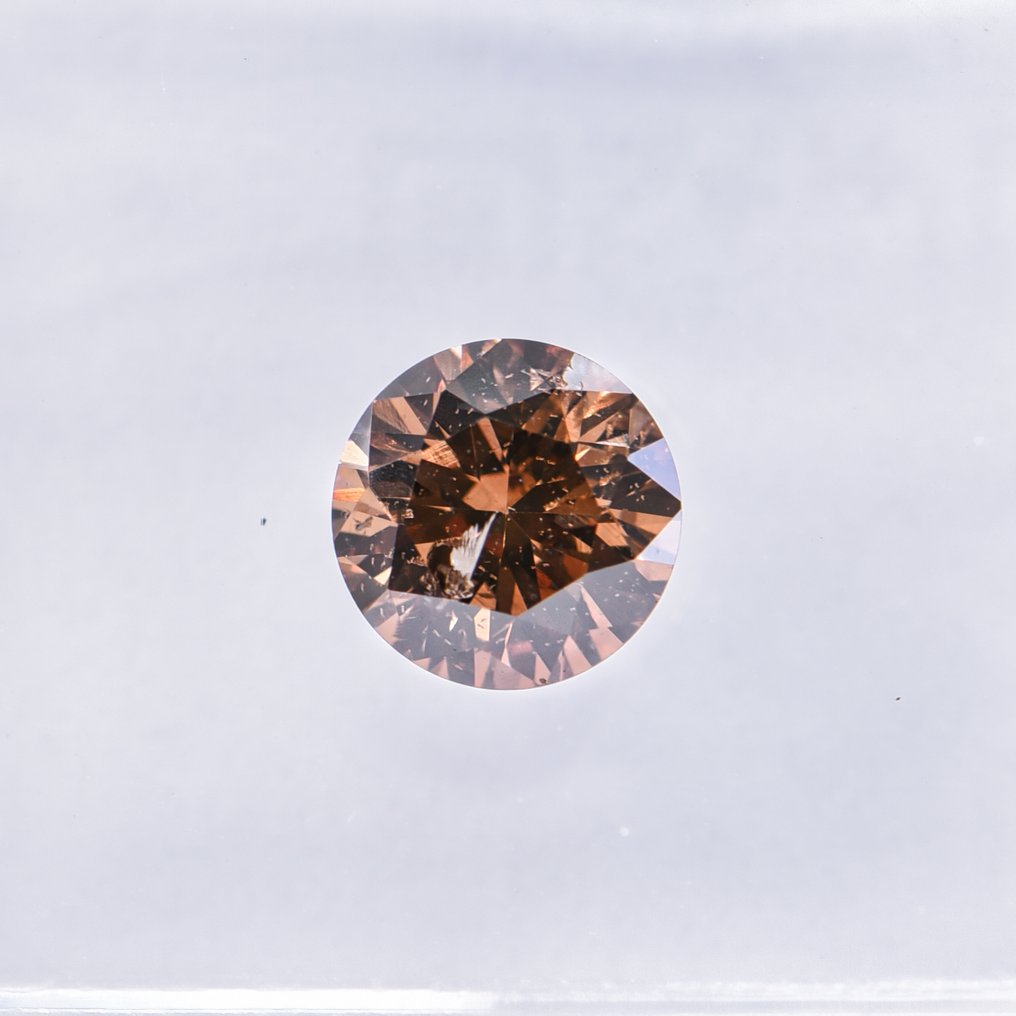 没有保留价 - 1 pcs 钻石 (天然色彩的) - 0.56 ct - 圆形 - Fancy deep 棕色 橙色 - I1 内含一级 - 国际宝石研究院(IGI) - VG VG #3.2