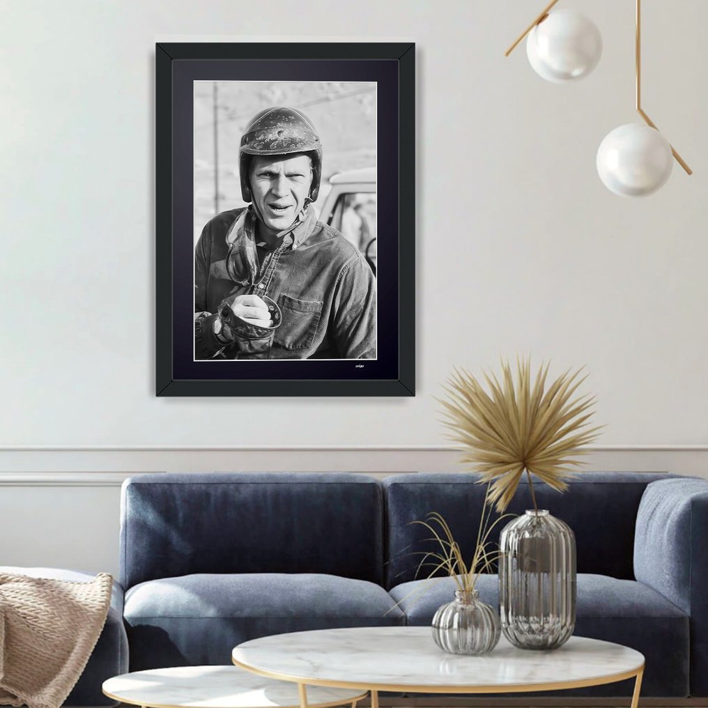 Steve Mc Queen - 1963 - Fine Art Photography - Luxury Wooden Framed 70X50 cm - Limited Edition Nr 01 of 30 - Serial ID 20229 - Original Certificate (COA), Hologram - 100% New. Shipping Reduction from 3 items #1.0