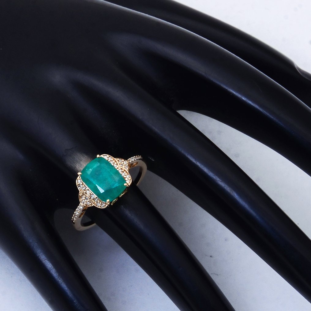 No Reserve Price - Ring - 14 kt. Yellow gold - 2.48ct. tw. Emerald - Diamond #1.0