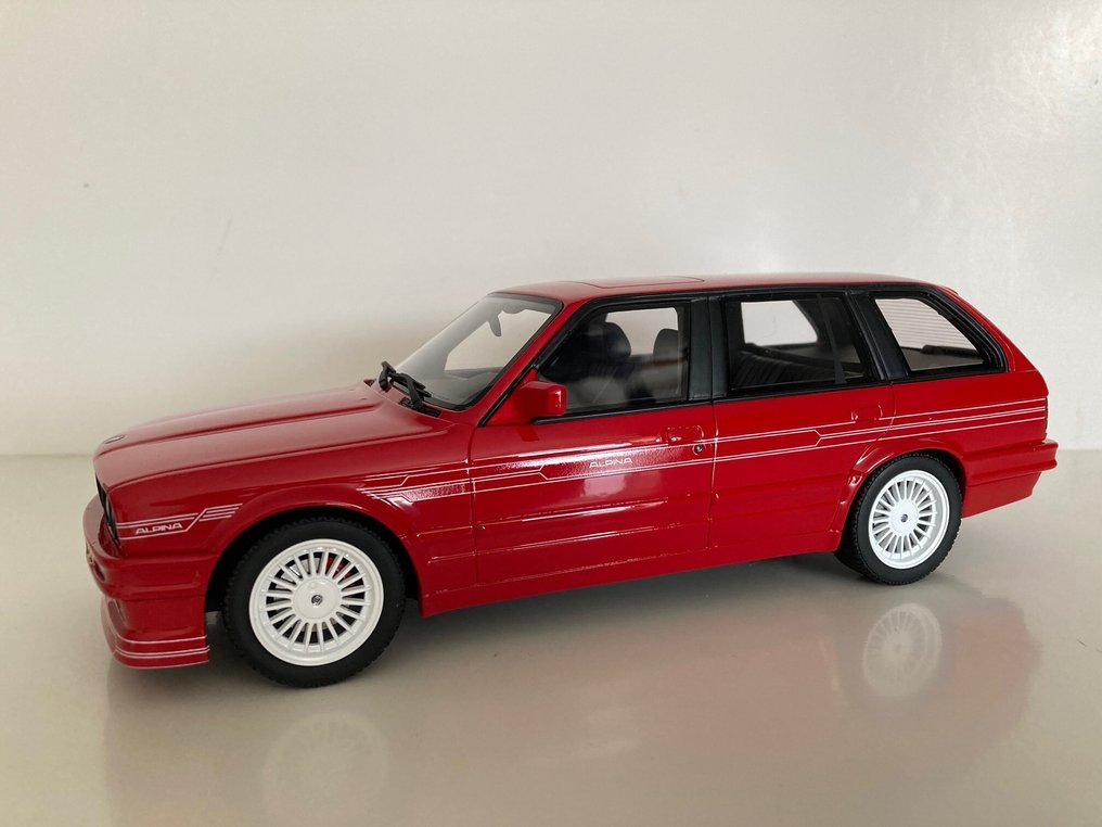 Otto Mobile 1:18 - Model car - BMW Alpina B3 ( E30 ) Touring 2.7 #3.2