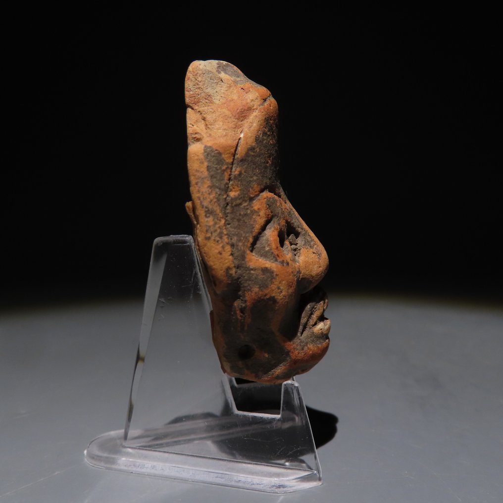 Mayan Terracotta Fragment Figure. 300-600 AD. 5 cm height. Spanish Export License. #4.3