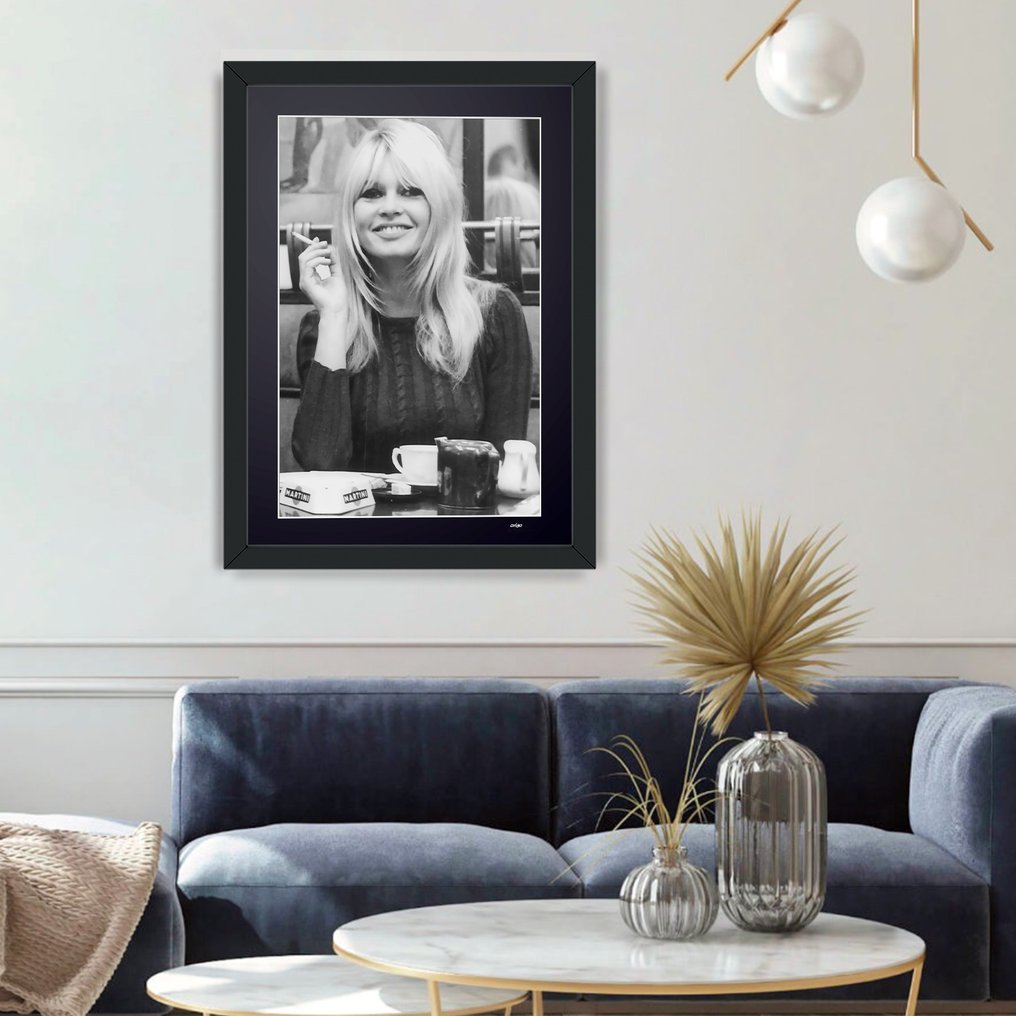 Brigitte Bardot - Iconic Legend - Fine Art Photography - Luxury Wooden Framed 70X50 cm - Limited Edition Nr 01 of 30 - Serial ID 20230 - Original Certificate (COA), Hologram - 100% New. Shipping Reduction from 3 items #4.3