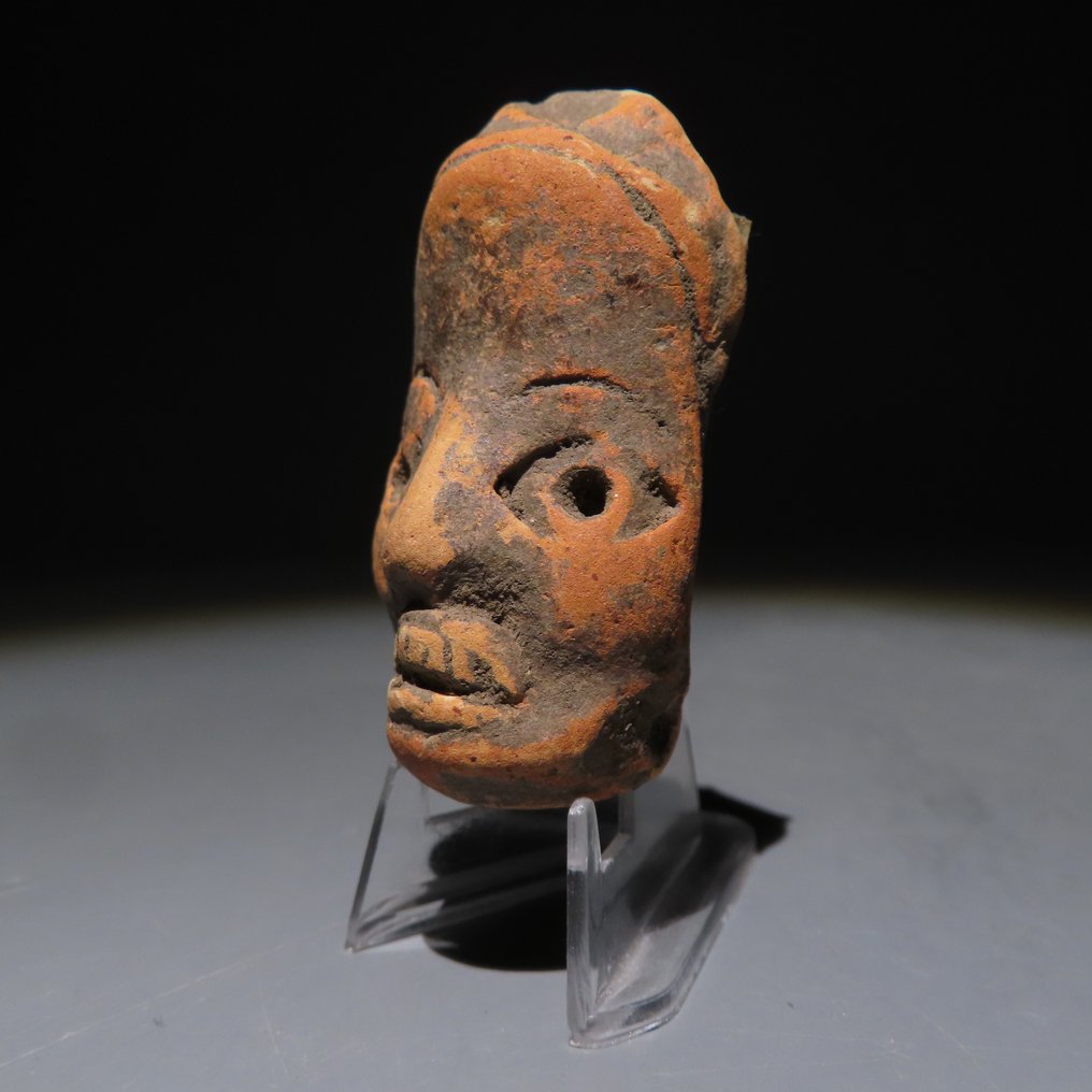 Mayan Terracotta Fragment Figure. 300-600 AD. 5 cm height. Spanish Export License. #2.1