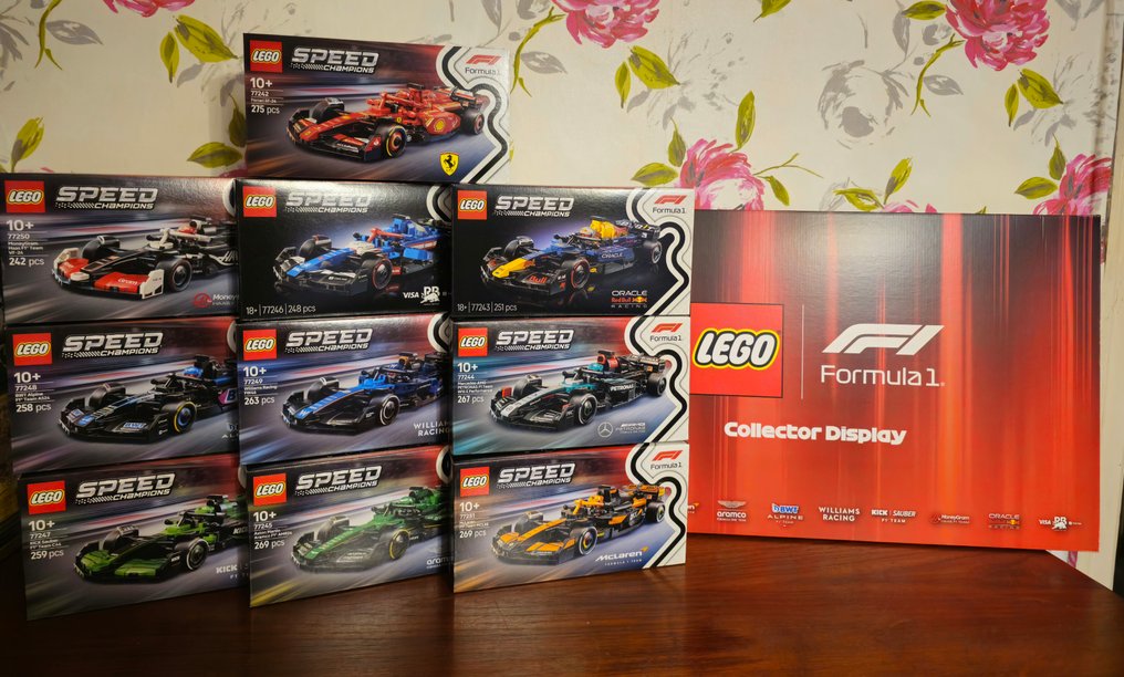 Lego Set - Speed Champions - Collection of Lego F1 Cars with Rare Display! #1.0