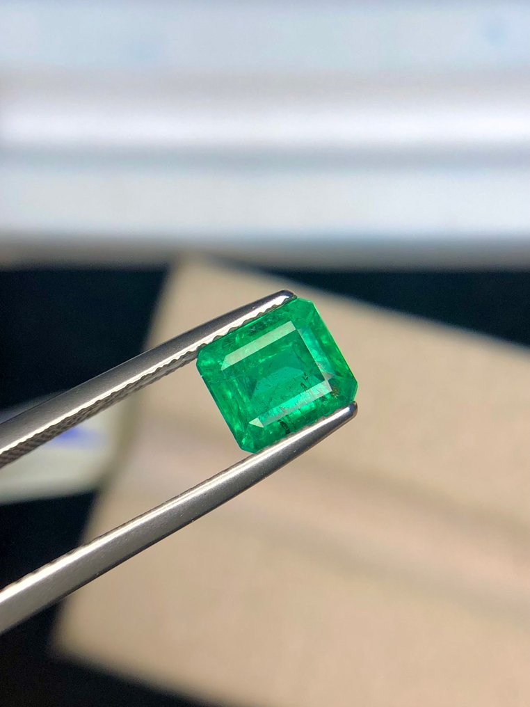 No reserve price - 1 pcs  Green Emerald  - 1.27 ct - International Colored Gemstone Association (ICA GemLab) #2.1