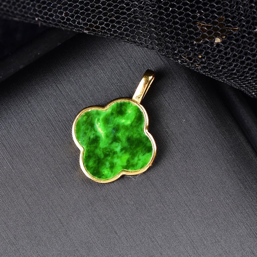 认证未处理翡翠吊坠(A货) 艺术与自然优雅的巧妙融合- 1.23 g #3.2