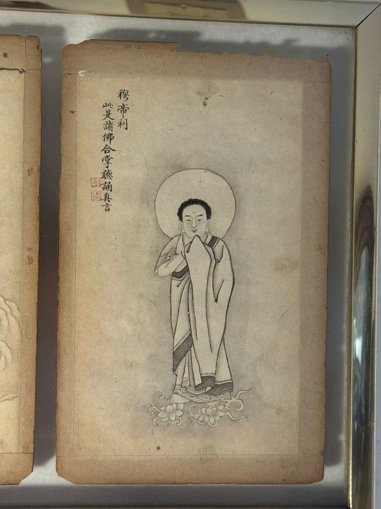 Cina, XIX secolo – Quattro dipinti su carta raffiguranti divinità buddhiste (Guanyin e altre - Ismeretlen művész - Kína - Qing Dynasty (1644-1911) #4.3