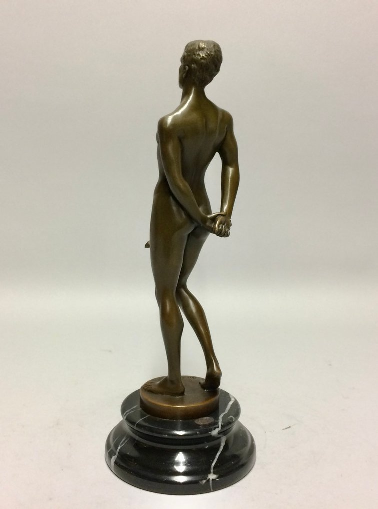 Γλυπτό, Naakte Man - 31 cm - Χάλκινο άγαλμα ενός γυμνού άνδρα σε μια προκλητική πόζα. #4.3