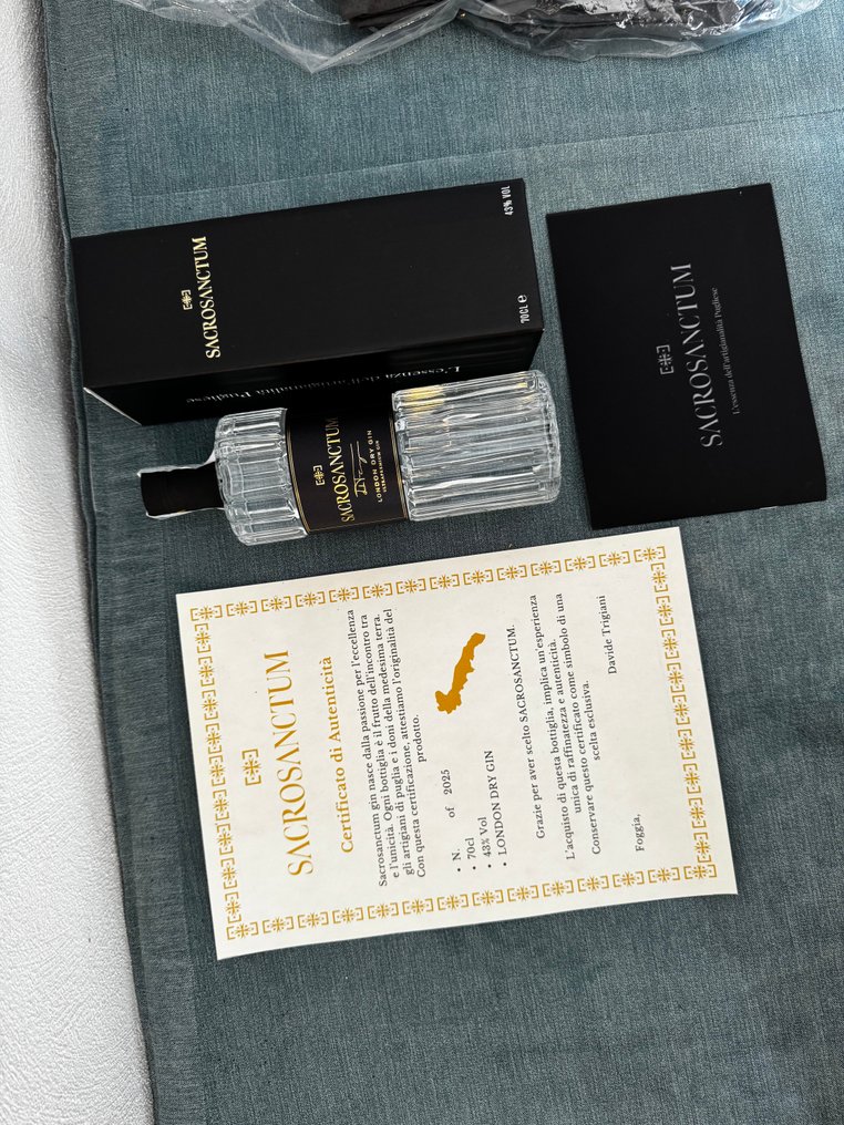 Sacrosanctum - London Dry gin - b. 2025 - 70 cl - 2 botellas #3.2
