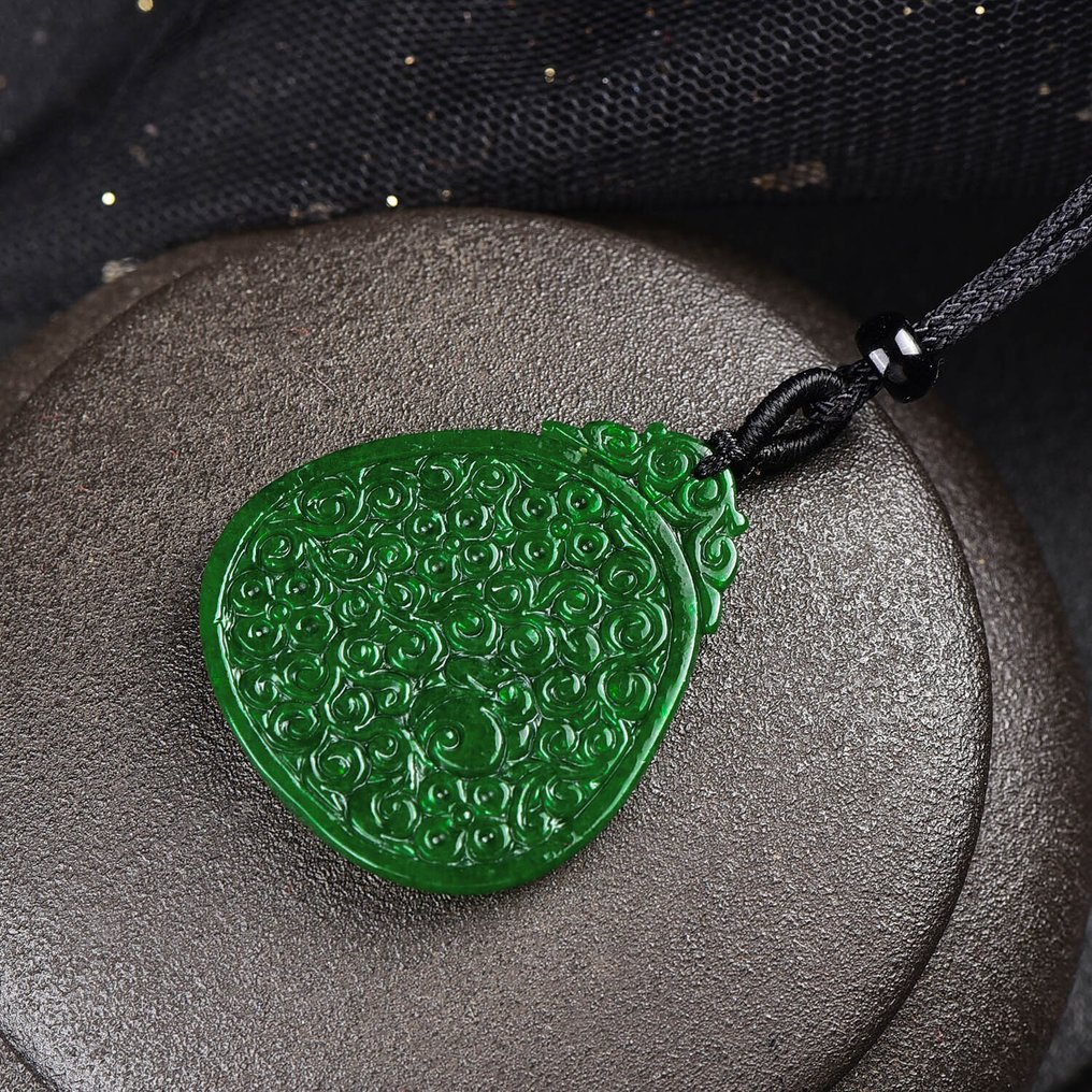 认证翡翠吊坠 艺术与自然优雅的巧妙融合- 5.7 g #4.3