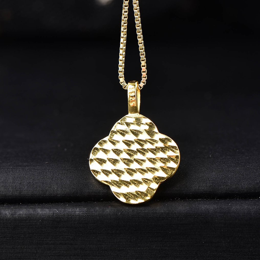 认证未处理翡翠吊坠(A货) 艺术与自然优雅的巧妙融合- 1.23 g #4.3