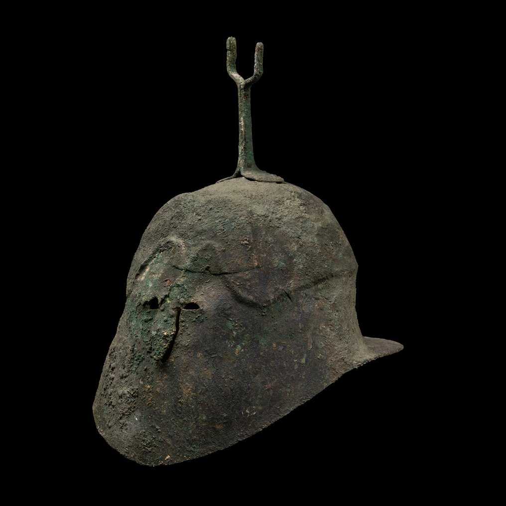 Ετρούσκοι Μπρούντζος Πολεμική κράνη τύπου Απουλιακού-Κορινθιακού. 5ος-4ος αιώνας π.Χ. Ύψος 30 εκ. #2.1