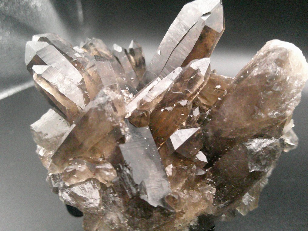 Smoky quartz Freeform - Height: 7.1 cm - Width: 6.5 cm- 182.9 g - (1) #2.1