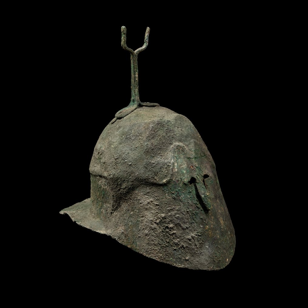 Ετρούσκοι Μπρούντζος Πολεμική κράνη τύπου Απουλιακού-Κορινθιακού. 5ος-4ος αιώνας π.Χ. Ύψος 30 εκ. #1.0