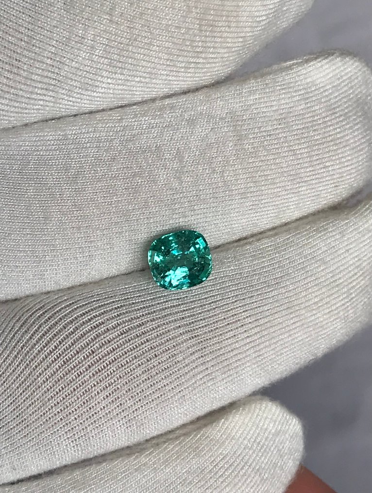 1 pcs Grün, Blau Smaragd - 1.55 ct - International Gemological Institute (IGI) #1.0