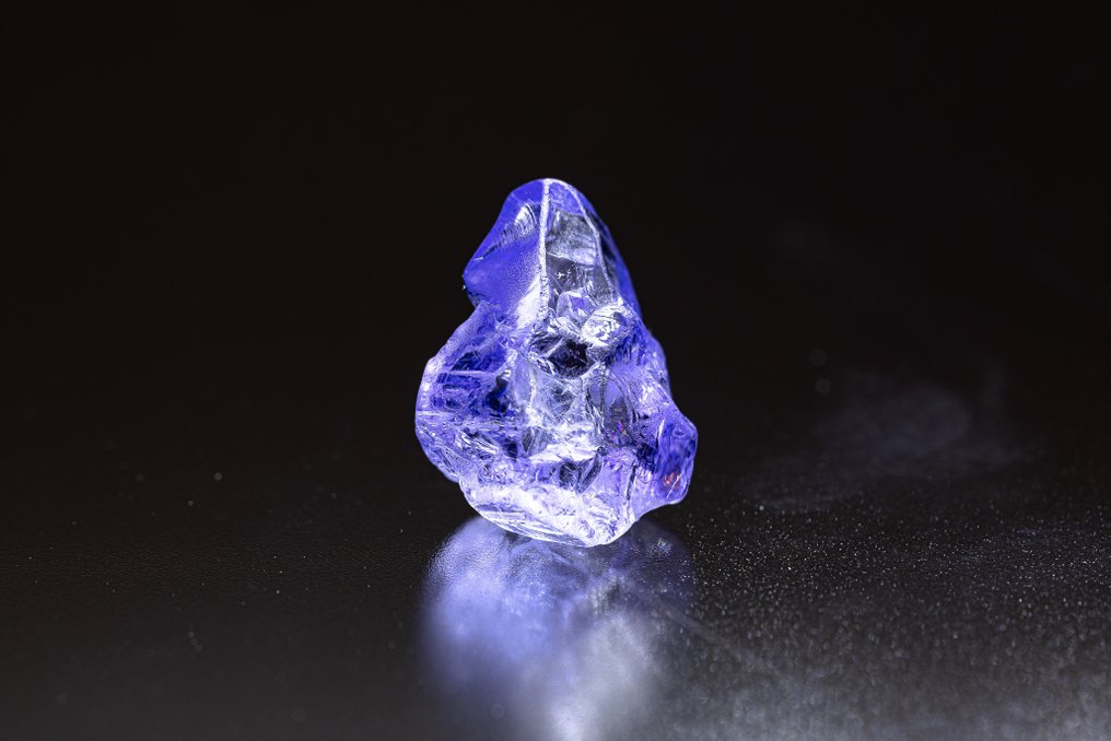 ΕΞΑΙΡΕΤΙΚΑ ΣΠΑΝΙΟ τανζανίτη φυσική μπλε βιολετί ηλεκτρική 3,00 καράτια – ΠΟΙΟΤΗΤΑ ΕΞΑΙΡΕΤΙΚΗ - Ύψος: 18.8 mm - Πλάτος: 8 mm- 0.6 g - (1) #1.0