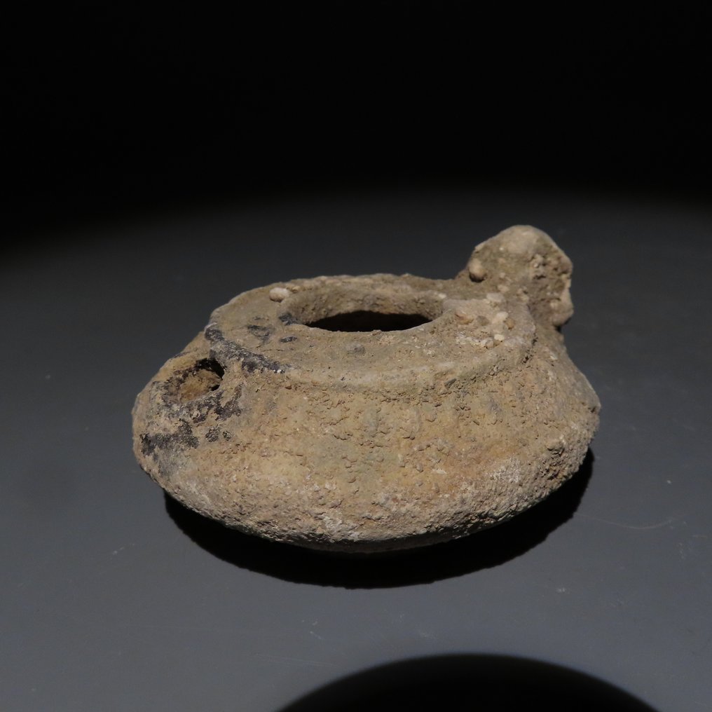 Byzantinisch Terracotta Öllampe. 4.-7. Jahrhundert n. Chr. 7,5 cm lang. #2.1